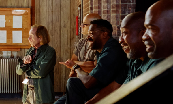 『シンシン／SING SING』© 2023 DIVINE FILM, LLC. All rights reserved.