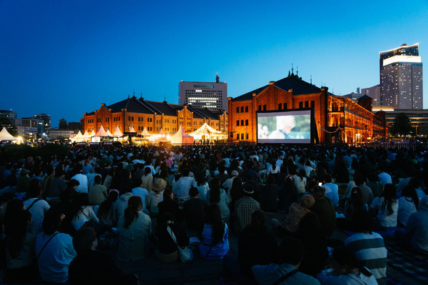 『SEASIDE CINEMA』 過去開催の様子　横浜赤レンガ倉庫 赤レンガパーク