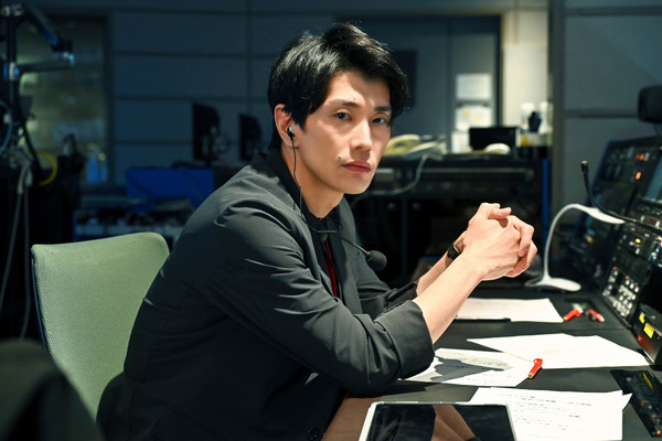 日曜劇場「キャスター」玉置玲央 　(C)TBS