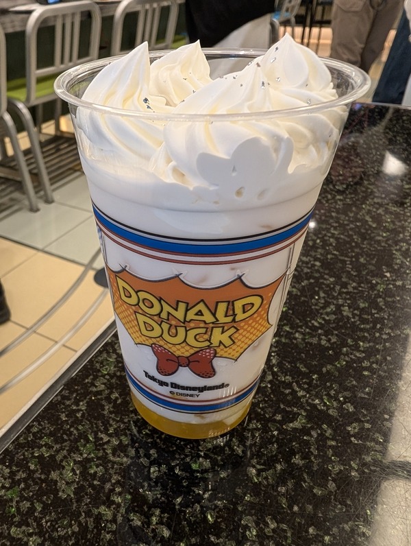 アンバサダーホテルにドナルドのスペシャルメニューが登場！マンゴーとタピオカのサンドウィッチを食べてみた