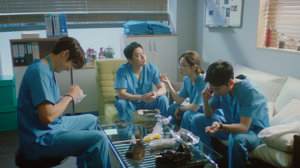 Netflixシリーズ「賢い医師生活」シーズン2配信中