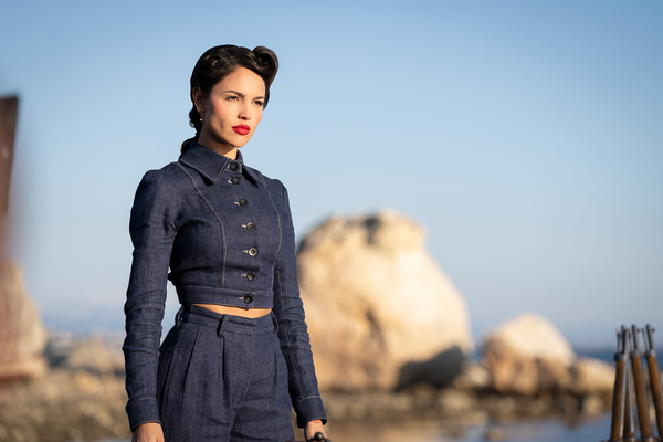 『アンジェントルメン』© 2024 Postmaster Productions Limited. All Rights Reserved.