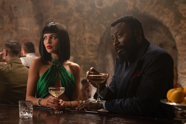 『アンジェントルメン』© 2024 Postmaster Productions Limited. All Rights Reserved.