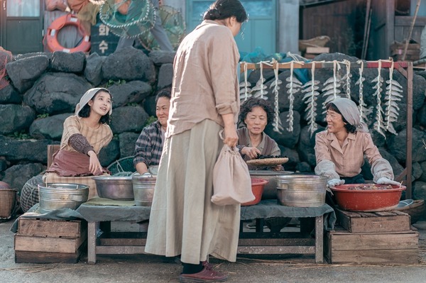 Netflixシリーズ「おつかれさま」独占配信中