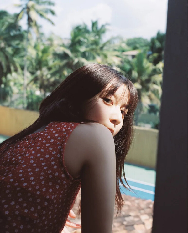 上白石萌歌写真集「charm charm」