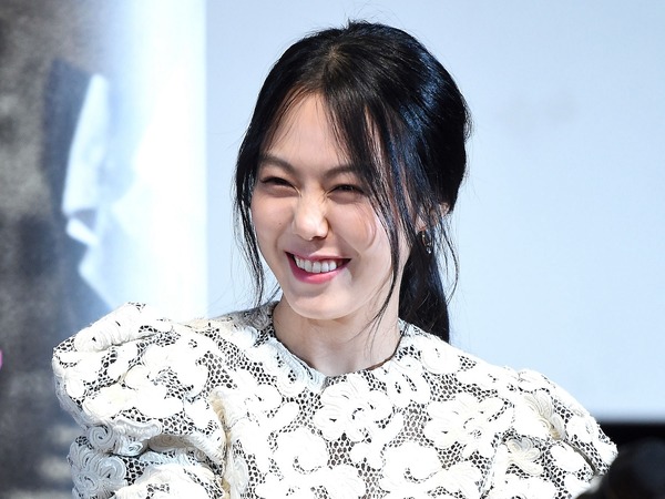 『お嬢さん』女優キム・ミニ、不倫相手・65歳監督との婚外子を出産。“ついに未婚の母に…”