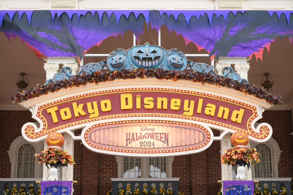 今年の“Dハロ”は全身仮装の対象外期間あり！「ディズニー・ハロウィーン」開催中の約2週間（写真は昨年の様子