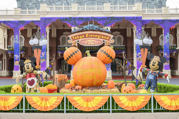 今年の“Dハロ”は全身仮装の対象外期間あり！「ディズニー・ハロウィーン」開催中の約2週間（写真は昨年の様子