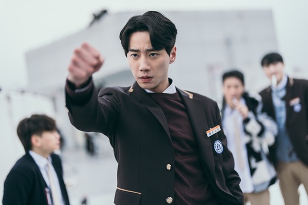 『勇敢な市民』　©2023 Content Wavve Corp. ALL RIGHTS RESERVED.