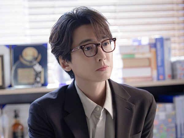 『賢い医師生活』チョン・ギョンホも“結婚フラグ”？「99ズ」最初の特別出演に反響