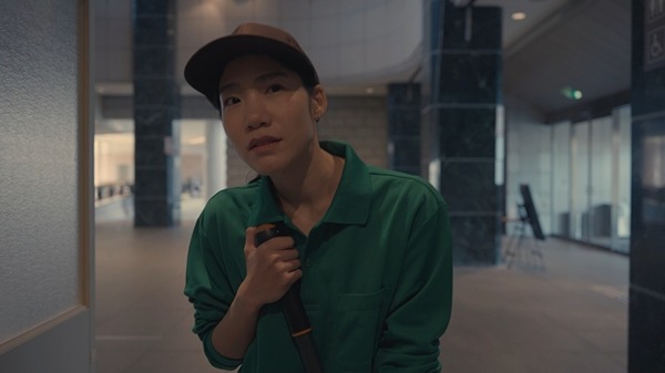 『多目的の住人』 (Live-in the Gaps)