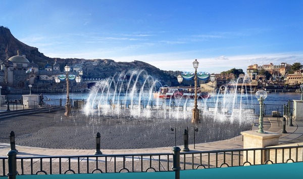 東京ディズニーシー「“びしょ濡れ”ハーバースプラッシュ」