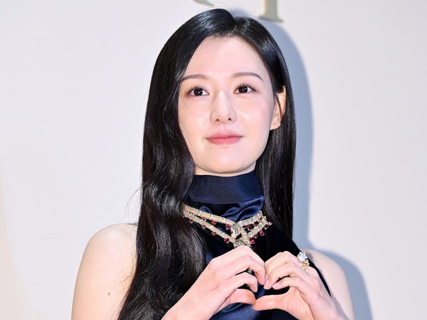 『涙の女王』キム・ジウォンの公式ファンカフェオープン、ファンとの新たな絆が始まる