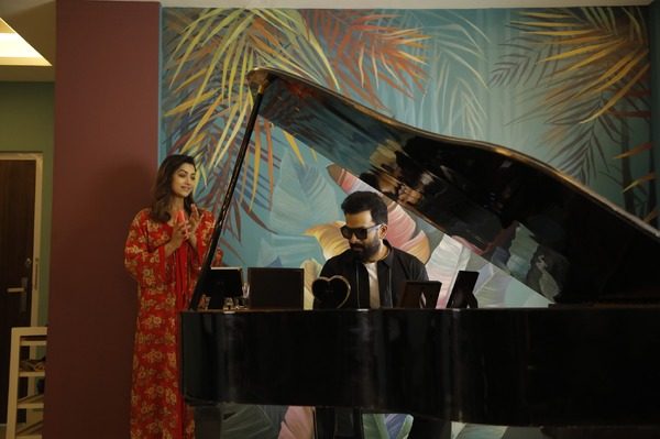 『盲目の目撃者』 © Viacom 18 Studios