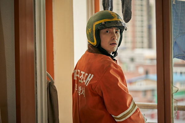 『消防士　2001年、闘いの真実』© 2024 BY4M STUDIO & ASK ROAD PICTURES & ASCENDIO All Rights Reserved.