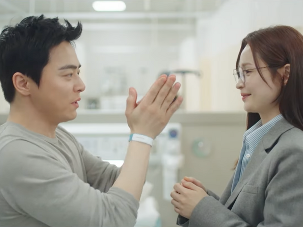 2人の恋に“異常なし”。『賢い医師生活』の「イク♡ソン」特別出演にファン歓喜！