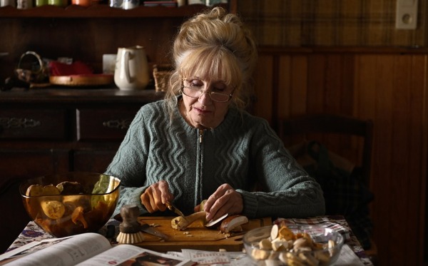 『秋が来るとき』ポスタービジュアル© 2024 – FOZ – FRANCE 2 CINEMA – PLAYTIME