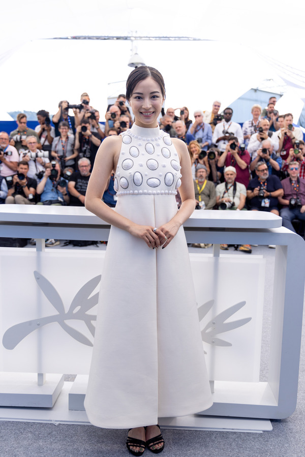 『遠い山なみの光』© Kazuko Wakayama