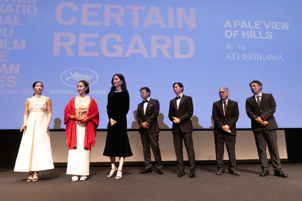 公式上映『遠い山なみの光』© Kazuko Wakayama