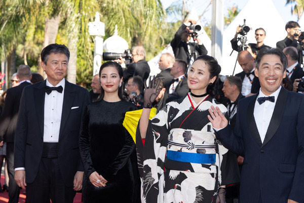 レッドカーペット『遠い山なみの光』© Kazuko Wakayama