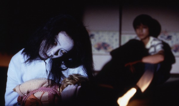 『呪怨2〈4K：Vシネマ版〉』©東映ビデオ