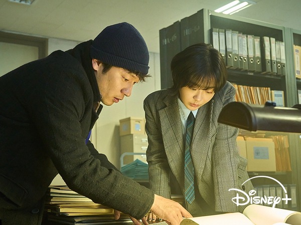 Disney+『ナインパズル』がいよいよ配信開始！“ネタバレ厳禁”の謎が幕開け「10年前も今も、なぜ？」