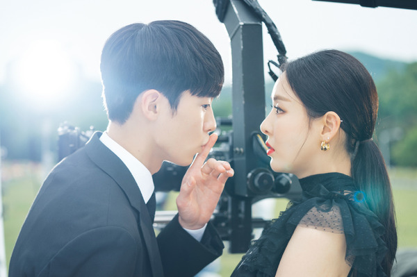 「恋愛ワードを入力してください～Search WWW～」　（C）STUDIO DRAGON CORPORATION