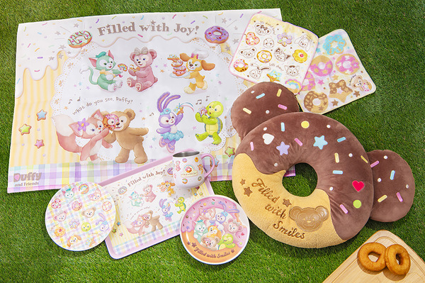 レジャーシート 1,300 円ミニタオルセット 2,300 円プレートセット 2,900 円トレー 2,900 円ステンレスマグカップ3,400 円クッショ ン 4,300 円