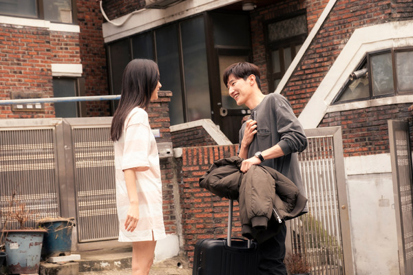 『ラブ・イン・ザ・ビッグシティ』メイキング© 2024 PLUS M ENTERTAINMENT AND SHOWBOX CORP. ALL RIGHTS RESERVED.