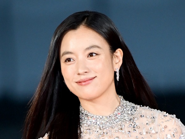 ハン・ヒョジュ、20周年の節目に誓う“さらなる飛躍”…20年を振り返る写真も話題！