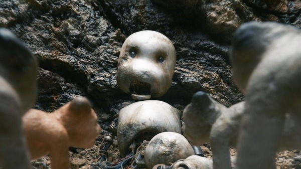 『JUNK WORLD』©YAMIKEN