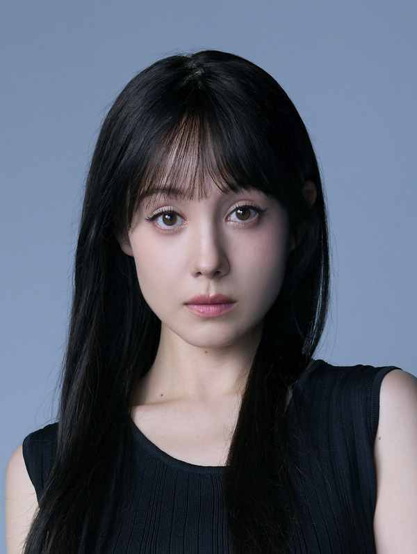 ドラマプレミア23「レプリカ 元妻の復讐」©「レプリカ 元妻の復讐」製作委員会