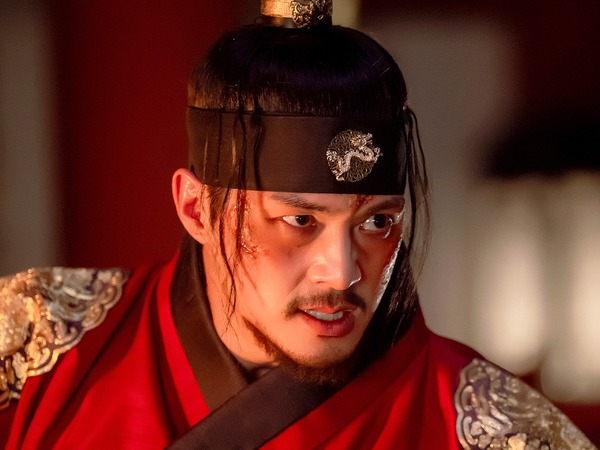 時代劇で覚醒したカリスマ、キム・ジフン『鬼宮』で魅せた15年ぶりの進化