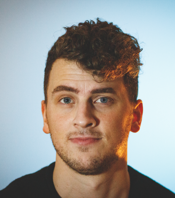 ルーク・アンガス監督名