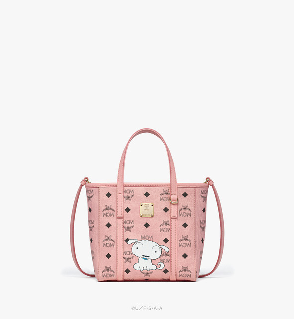 MCM×クレヨンしんちゃん「Toni トップジップショッパーバッグ」（C）Ｕ／Ｆ・Ｓ・Ａ・Ａ