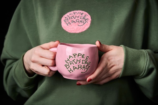 「ハリー・ポッター バースデーコレクション」ハッピーバースデー マグカップ 2,400円（税込）