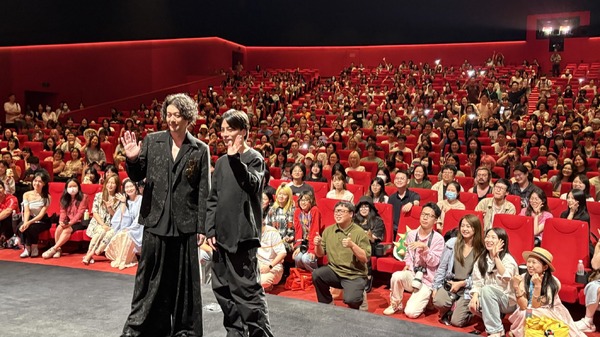 『夏の砂の上』上海ワールドプレミア　© 2025映画『夏の砂の上』製作委員会