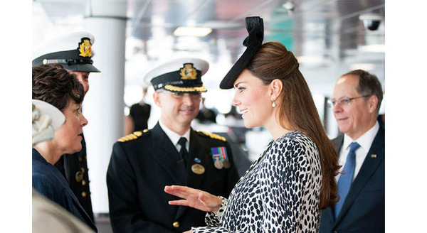 出産間近のキャサリン妃が新造船ロイヤル・プリンセスの命名式に登場！ UKシンガーらも歌を披露