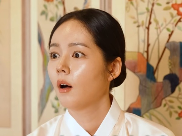 『太陽を抱く月』ハン・ガイン、自身の人相診断に驚き…占い師が伝えた「束縛される妻」の宿命とは