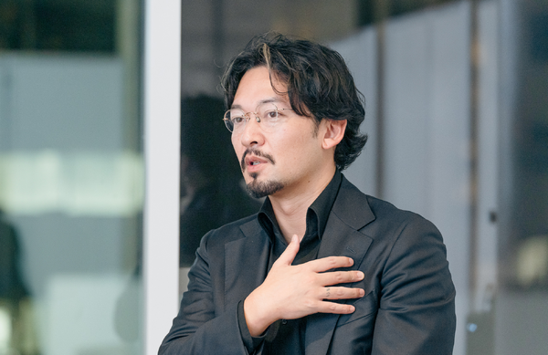 野上鉄晃監督／photo：田中舘裕介