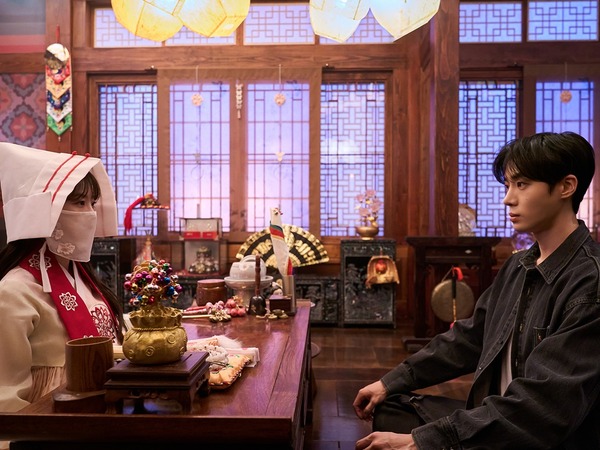 チョ・イヒョン×チュ・ヨンウ『巫女と彦星』、巫女と青年が紡ぐ救いの物語