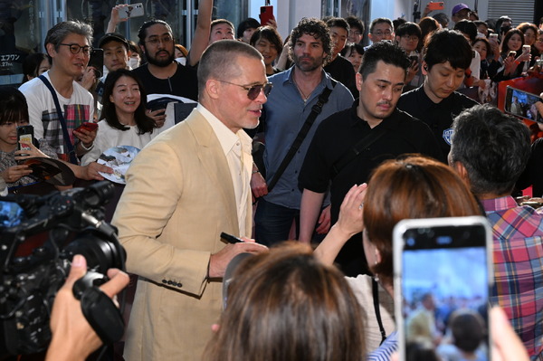 『F1／エフワン』ブラッド・ピット来日舞台挨拶　(C) 2025 WARNER BROS. ENT. ALL RIGHTS RESERVED.