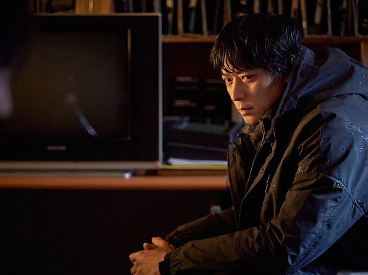 『プロット 殺人設計者』© 2024 NEXT ENTERTAINMENT WORLD & ZIP CINEMA. All Rights Reserved.