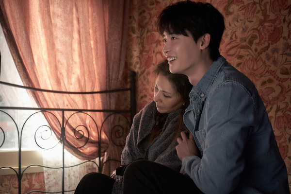 『プロット 殺人設計者』© 2024 NEXT ENTERTAINMENT WORLD & ZIP CINEMA. All Rights Reserved.