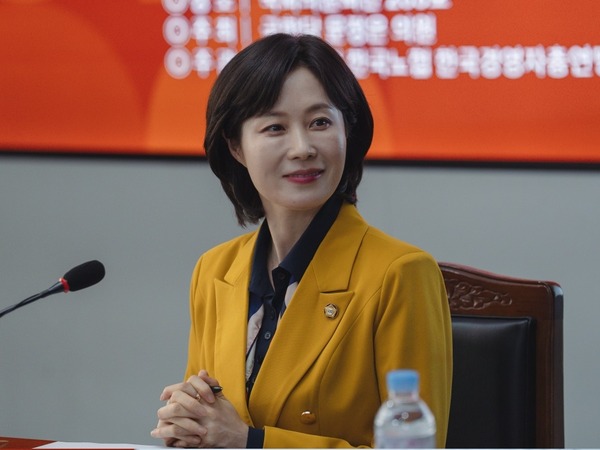 大物政治家役で物語を揺るがす、最終回目前の『労務士のノ・ムジン』にムン・ソリが特別出演