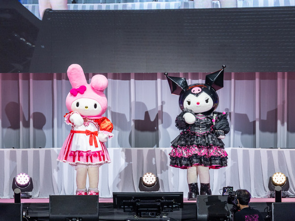 「みんなでお祝い！アニバーサリーステージ」、 「サンリオキャラクタースペシャルライブ」