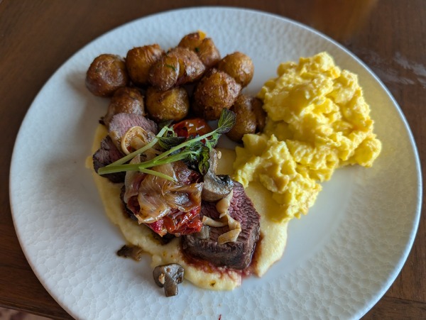 【海外ディズニー】アーティストに扮したミッキーたちと楽しい朝食！人気キャラクター・ダイニングを体験　フロリダ WDW