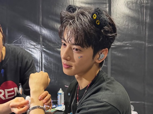 入隊控えたチャウヌ、入隊前最後の日本公演で放った“眩しいビジュアル”。さすが顔天才！【PHOTO】