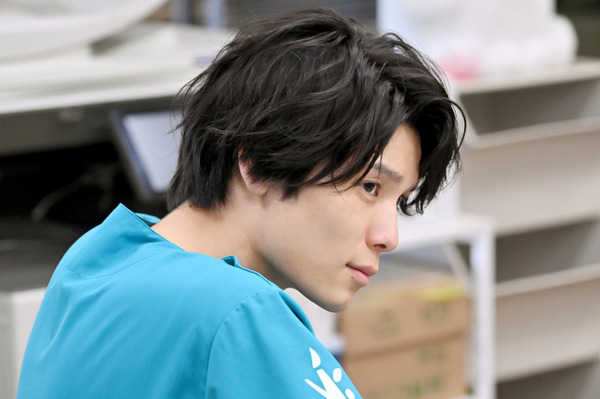 火曜ドラマ「初恋DOGs」サイドストーリー「初恋アンダーDOGs～負け犬と初恋～」ⒸTBS