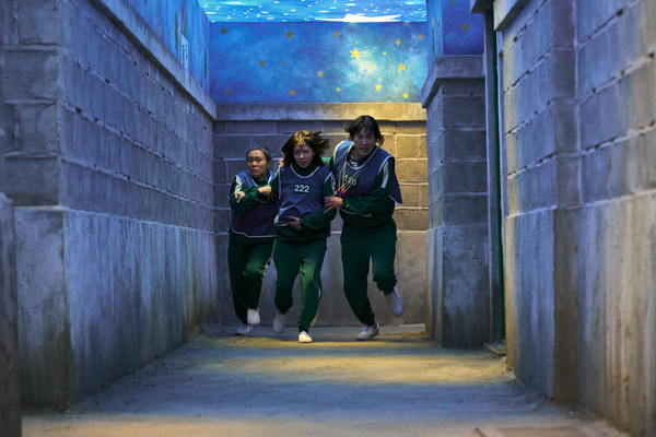 Netflixシリーズ「イカゲーム」シーズン1～3：独占配信中